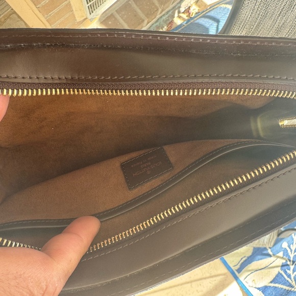 LOUIS VUITTON
Damier Ebene Pochette Saint Louis Clutch - Picture 12 of 12